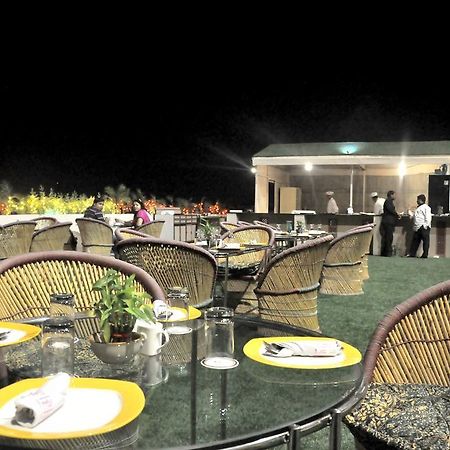 Hotel Jaipur Palace Kültér fotó